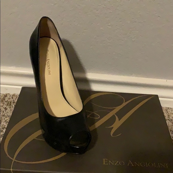Enzo Angiolini Stacked Peep Toe Pump - Picture 2 of 3